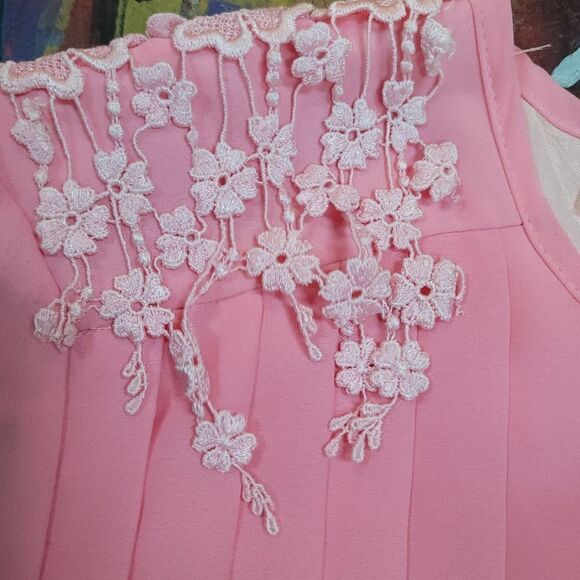 Vintage Star World Pink Pleated Dress with floral lace detail - style 2206 - Picture 4 of 10